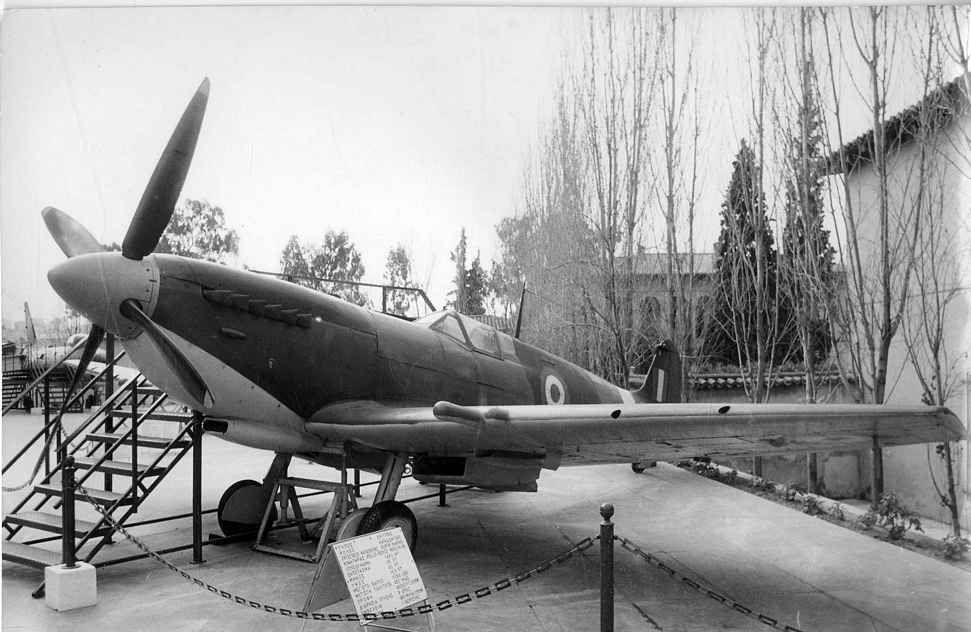 0d569c1f-tn_98.-spitfire-ix-mj-755.jpg