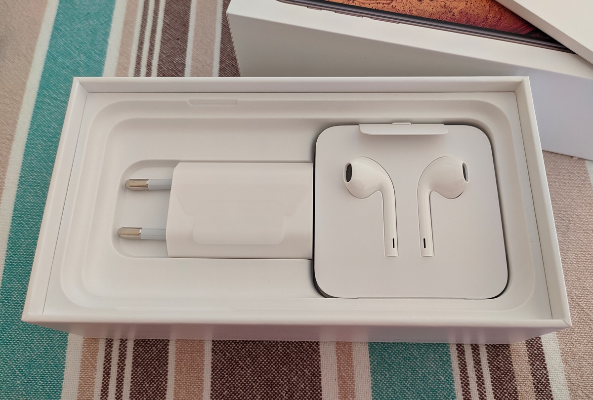 i-Phone-XS-8.jpg