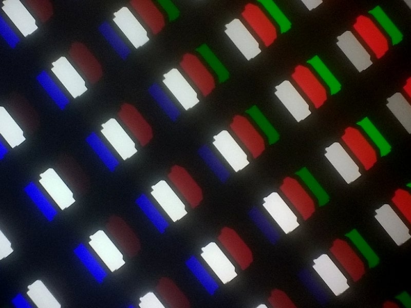 03a-LG-OLED55C4-struktura-subpikseli.jpg