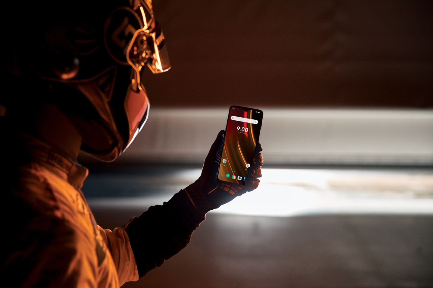 06c39ff3-oneplus-6t-mclaren-edition-official-2.jpg