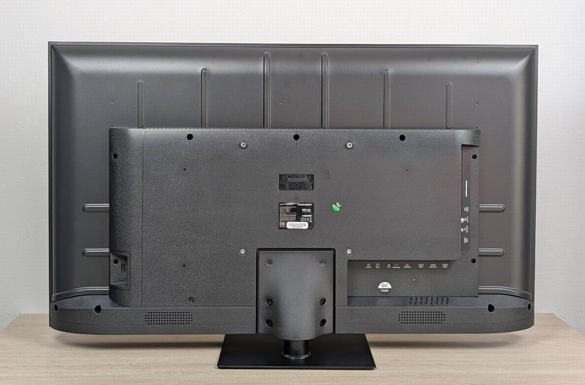 thomson-43qg7c14-test-details-008.jpg