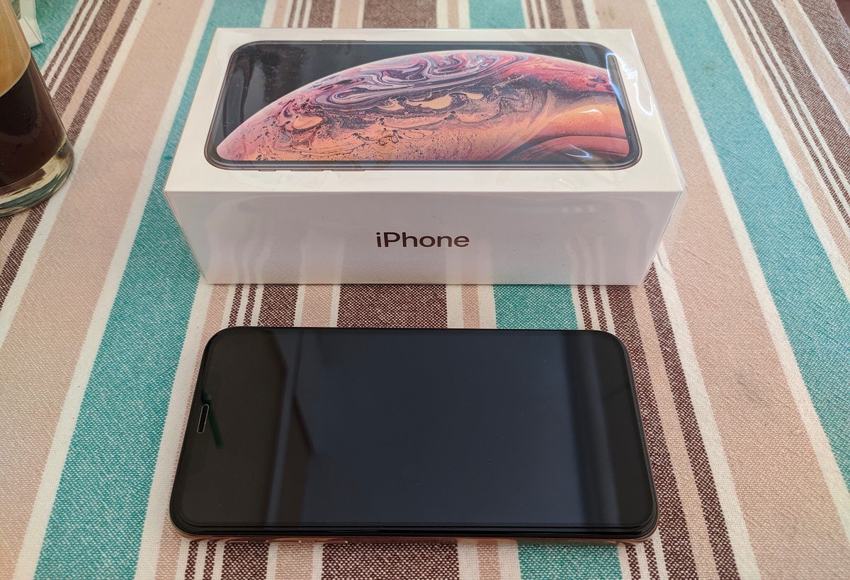 i-Phone-XS-3.jpg