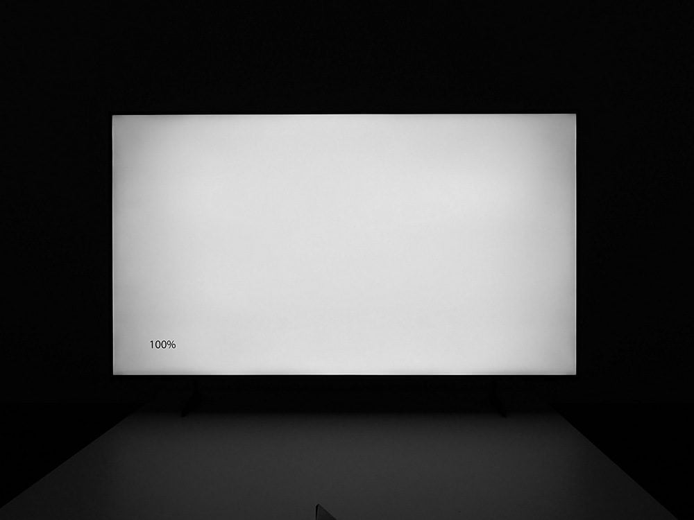 04c-Samsung-55DU7192-biel.jpg