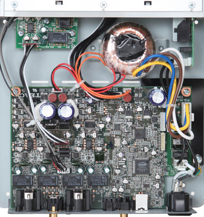 TEAC%20ud-h01%20DAC%20insides.jpg