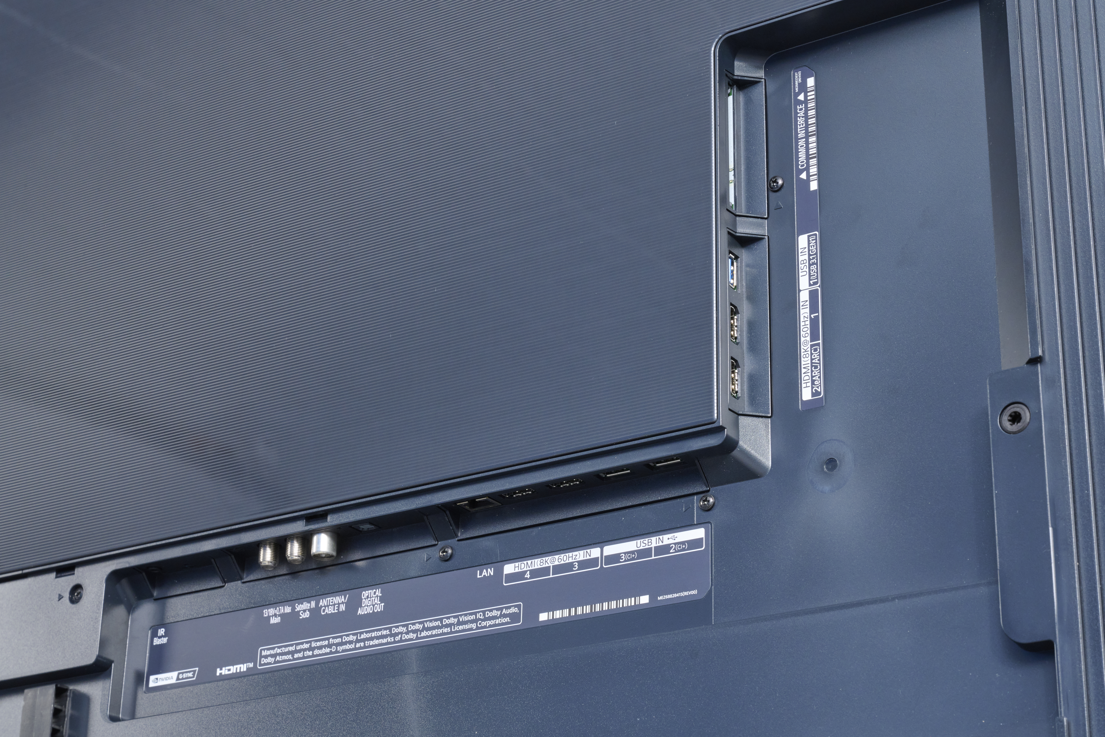lg-oled-z2-anschluesse.jpg