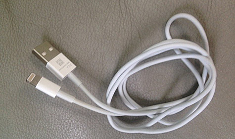 iphone-8-pin-cable.jpg