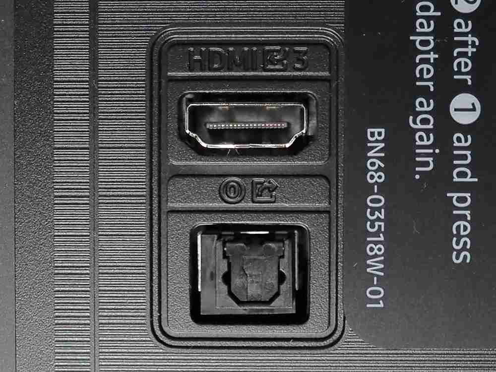 11b-Samsung-65DU8002-zlacza-tylne.jpg