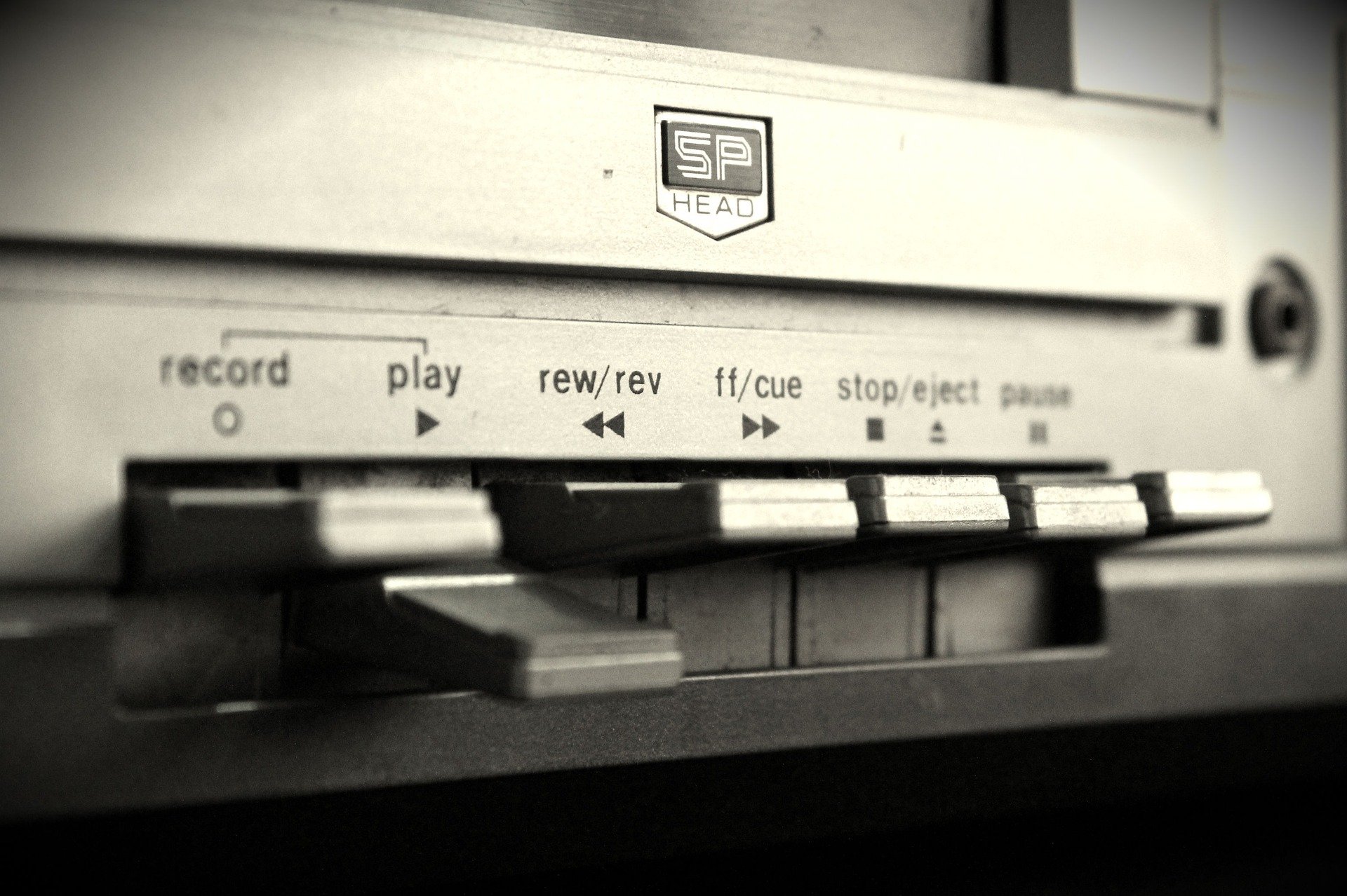 www.alpha-audio.net