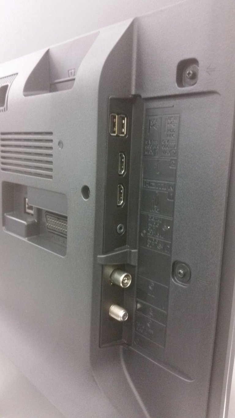 Sony-KDL-49WE750-5-medium_large.jpg