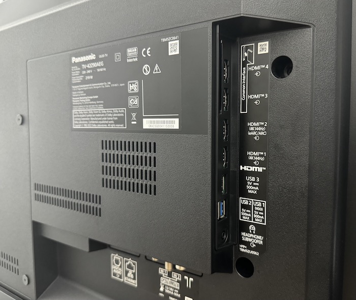 panasonic_tv_42z90a_anschluesse_hdmi_rechts.jpeg