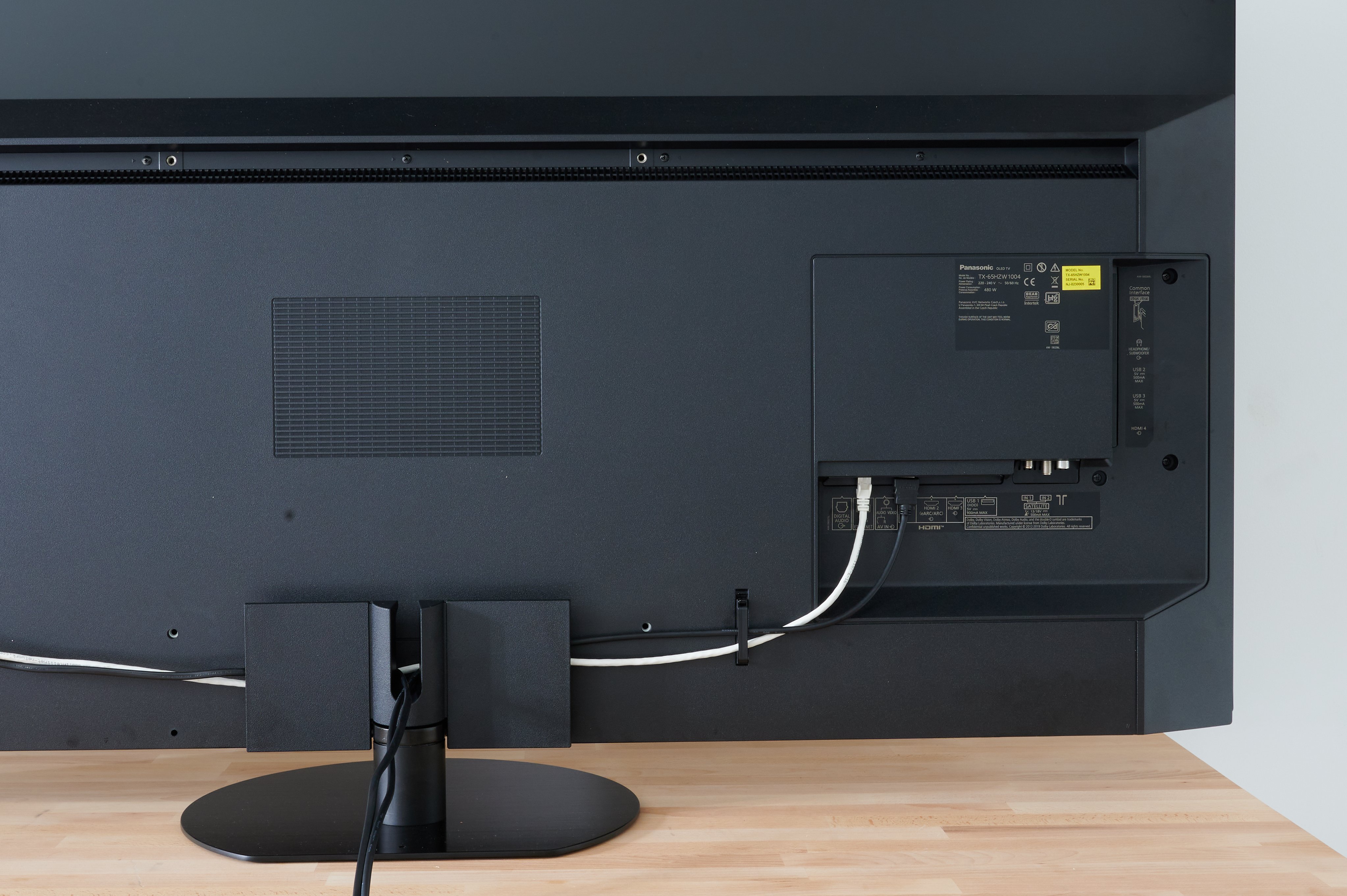 Panasonic-TX-HXW1004-Kabel.jpg