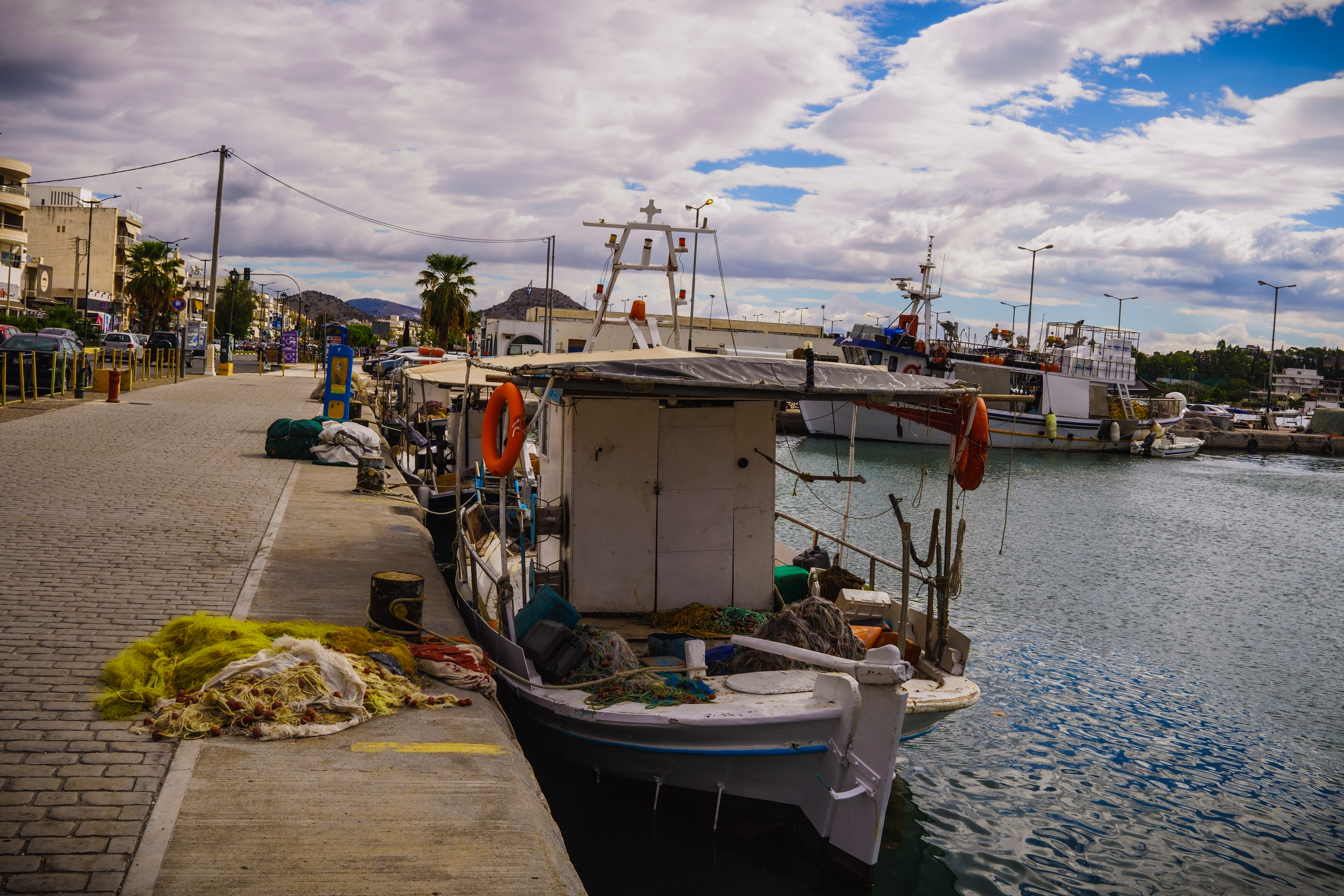 DSC02921-harbour-boat-01-salamina.jpg
