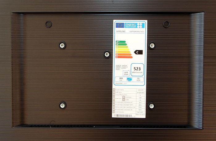 Samsung-GQ75Q900R-Bohrungen-WESA-Halterung.jpg