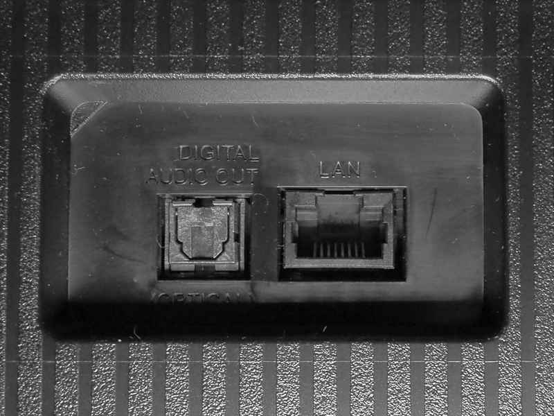 11b-TCL-43V6B-zlacza-tylne.jpg