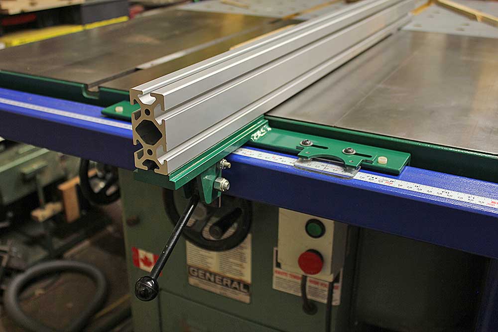 machined-aluminum-extrusion-tablesaw-fence.jpg
