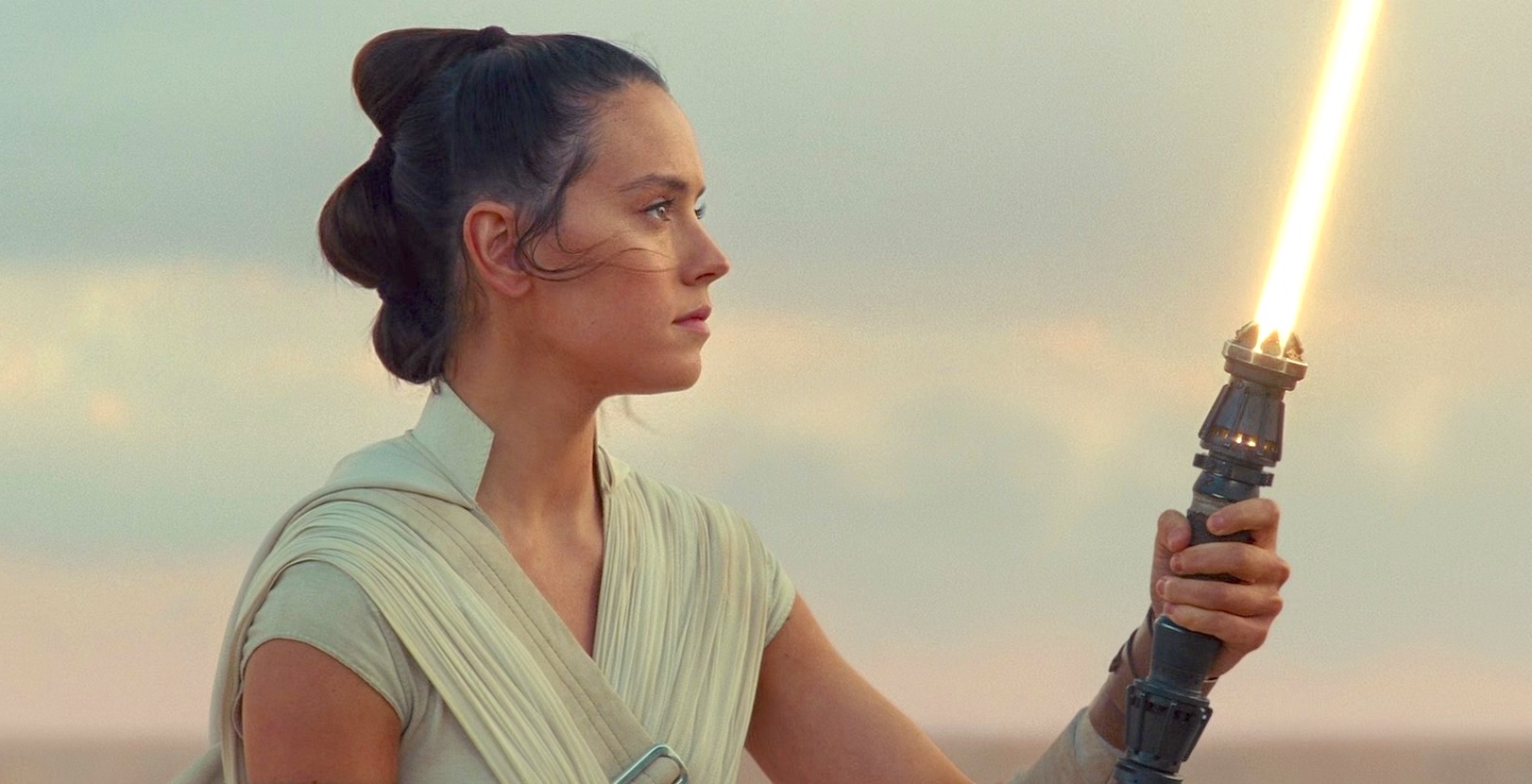 Rey_yellow_saber-e1599139472499.jpg