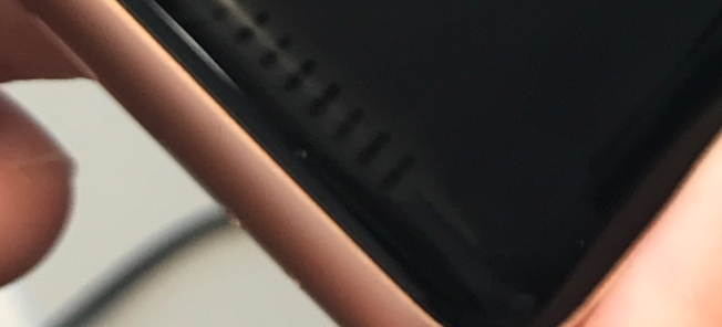 apple-watch-3-edge-stripes.jpg