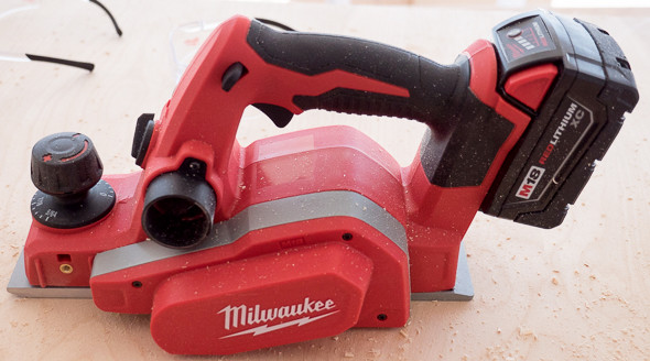 Milwaukee-2623-M18-Planer.jpg
