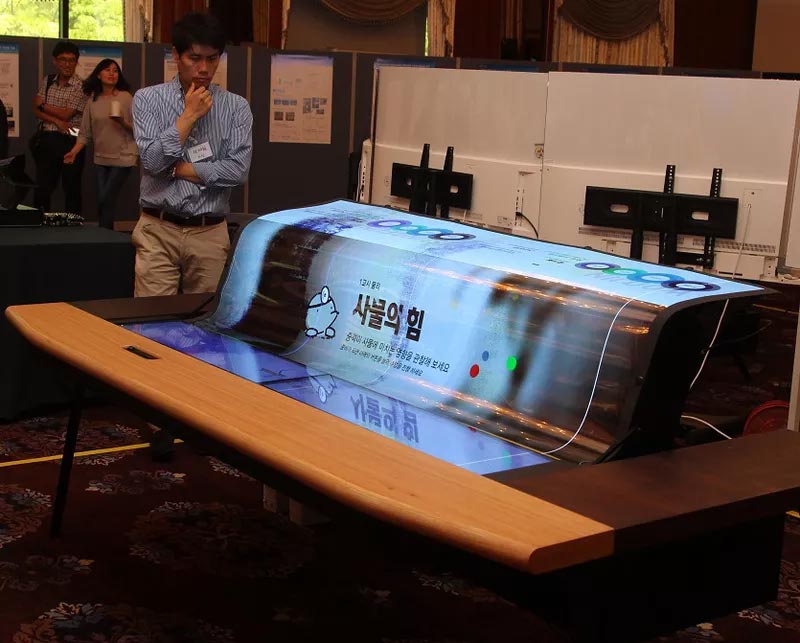 lg77flexible-1.jpg