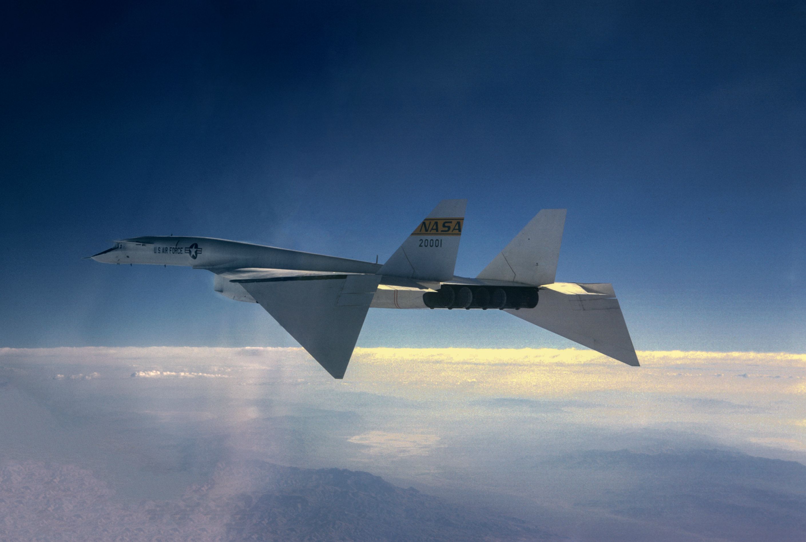 XB-70-Wings-Down.jpg