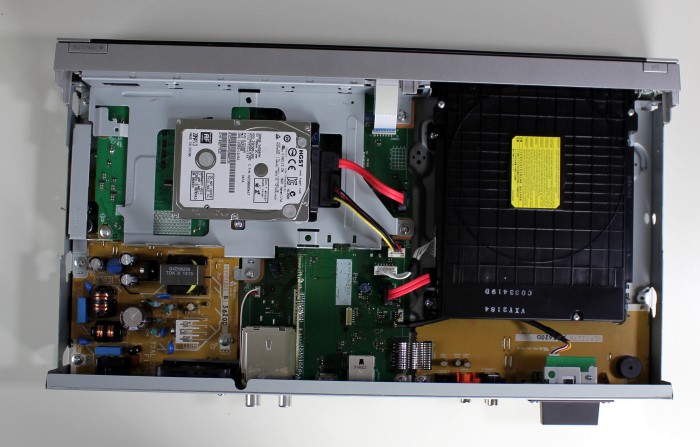 Panasonic-DMR-BCT735-offen.jpg