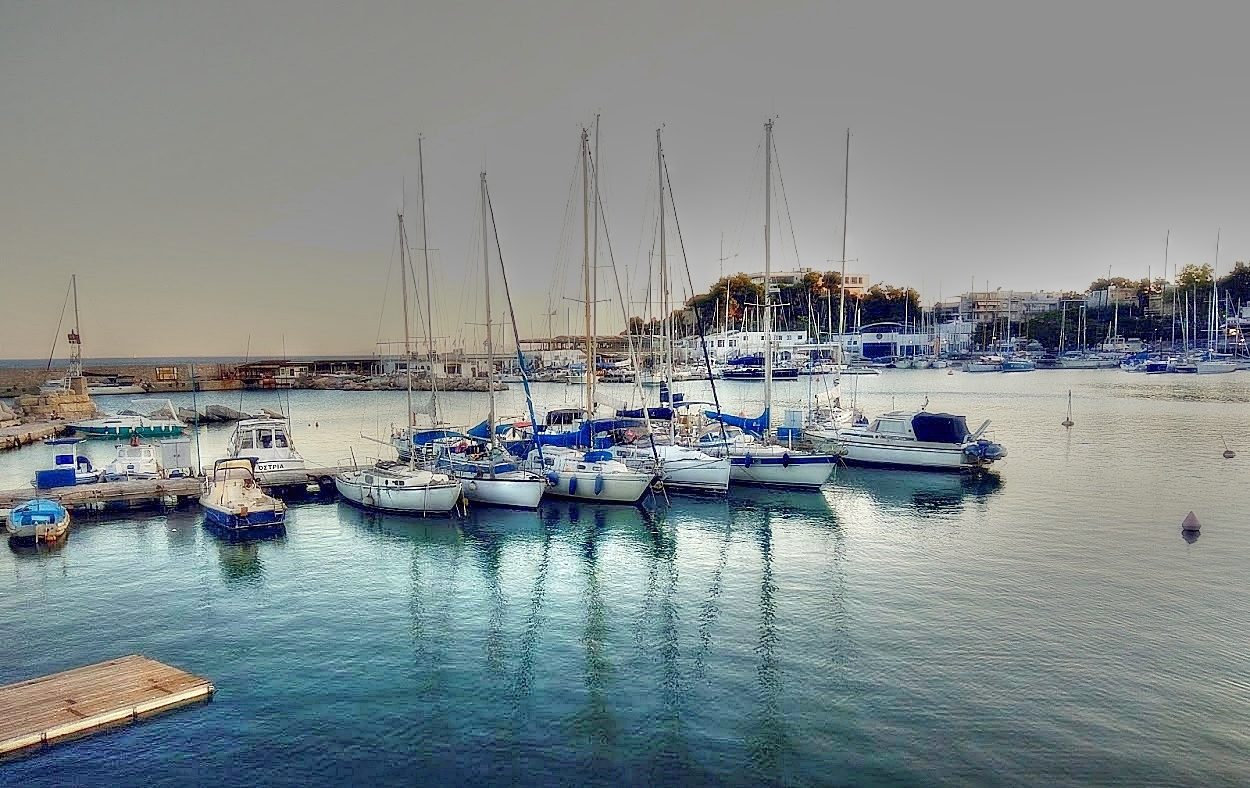 Mikrolimano-Peireaus-Greece.jpg