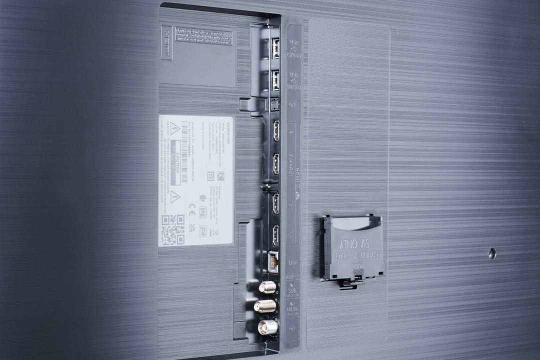 samsung-qn-90c-detail-anschluesse-1080x720.jpg