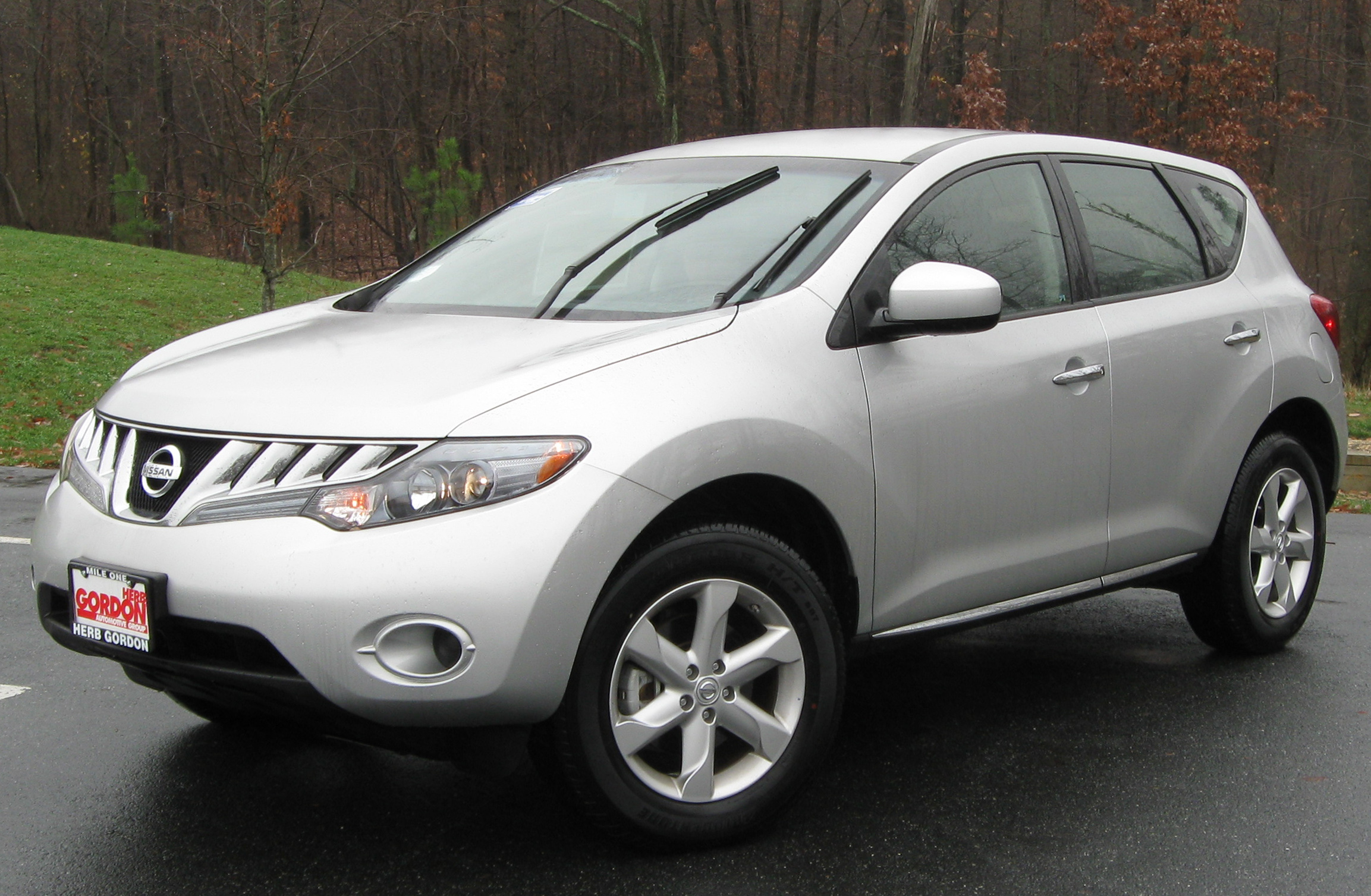 2009_Nissan_Murano_S_--_11-24-2009.jpg