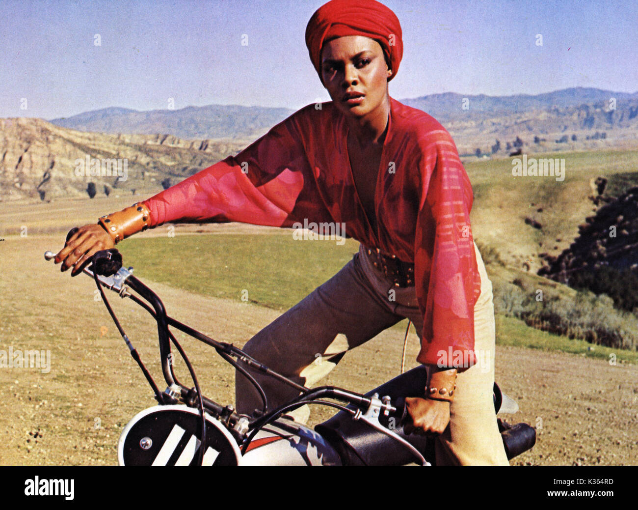 cleopatra-jones-tamara-dobson-date-1973-K364RD.jpg