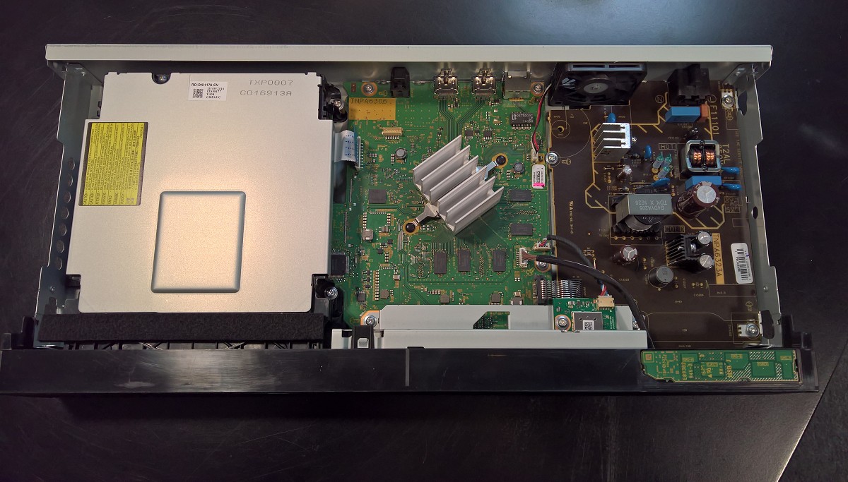 panasonic_ub700_04.jpg