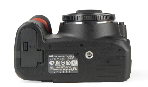 NIKON_D3100_PRODUCT-BOTTOM.jpg