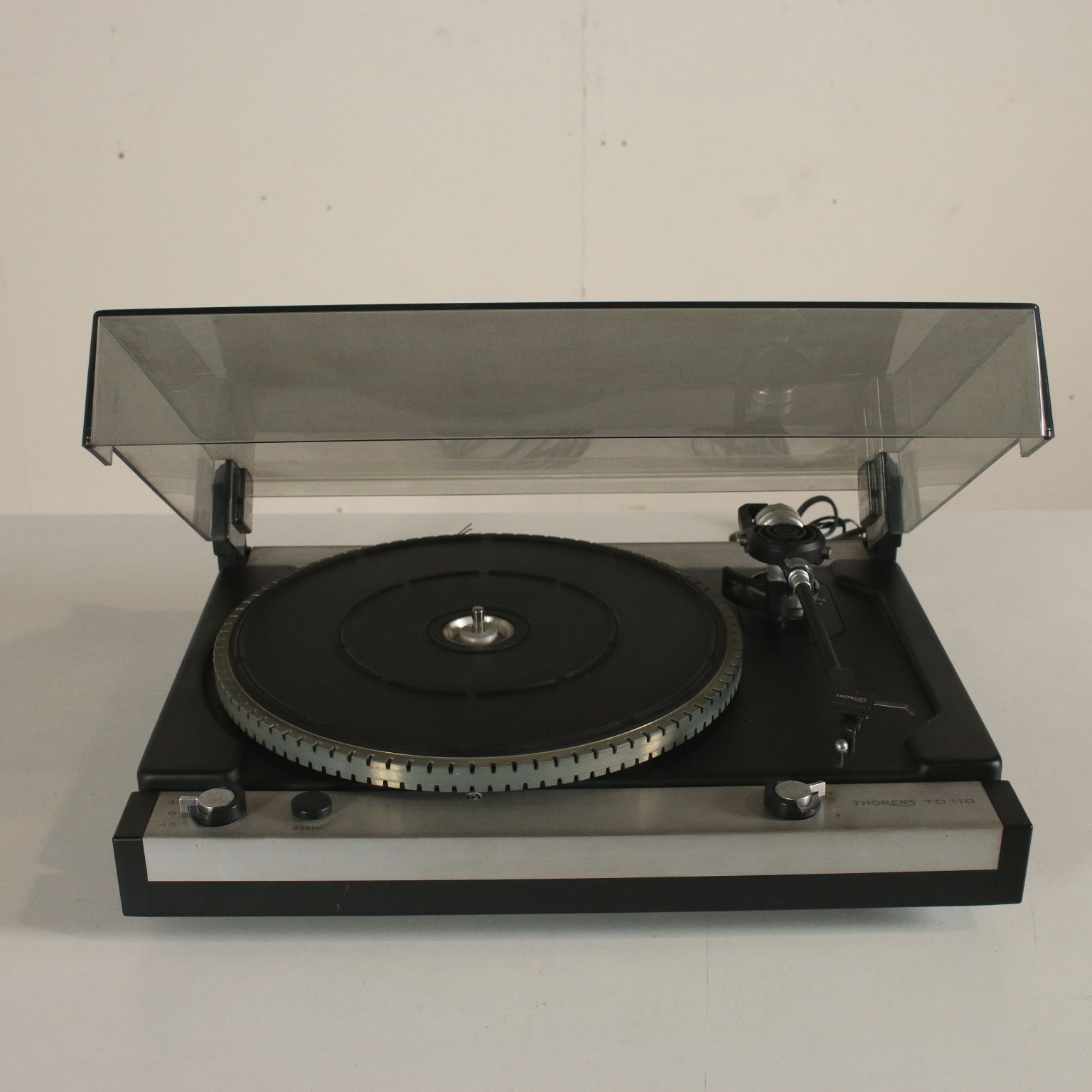 thorens-td110.jpg