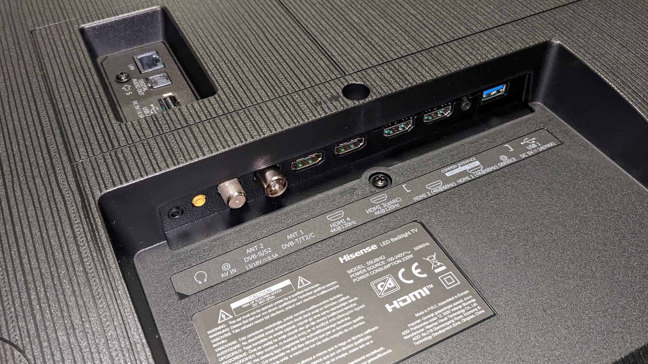 Hisense_55U8HQ-aansluitingen.jpg