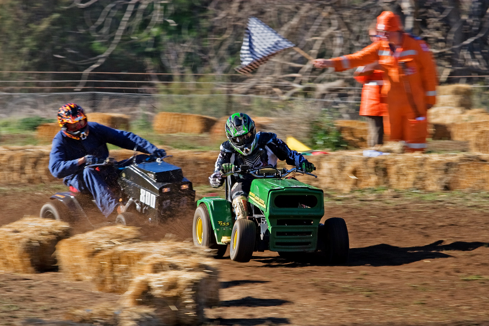 2007_swifts_creek_lawnmower_races04_edit.jpg