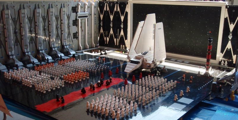 Epic-Lego-Star-Wars-Arrival-5.jpg