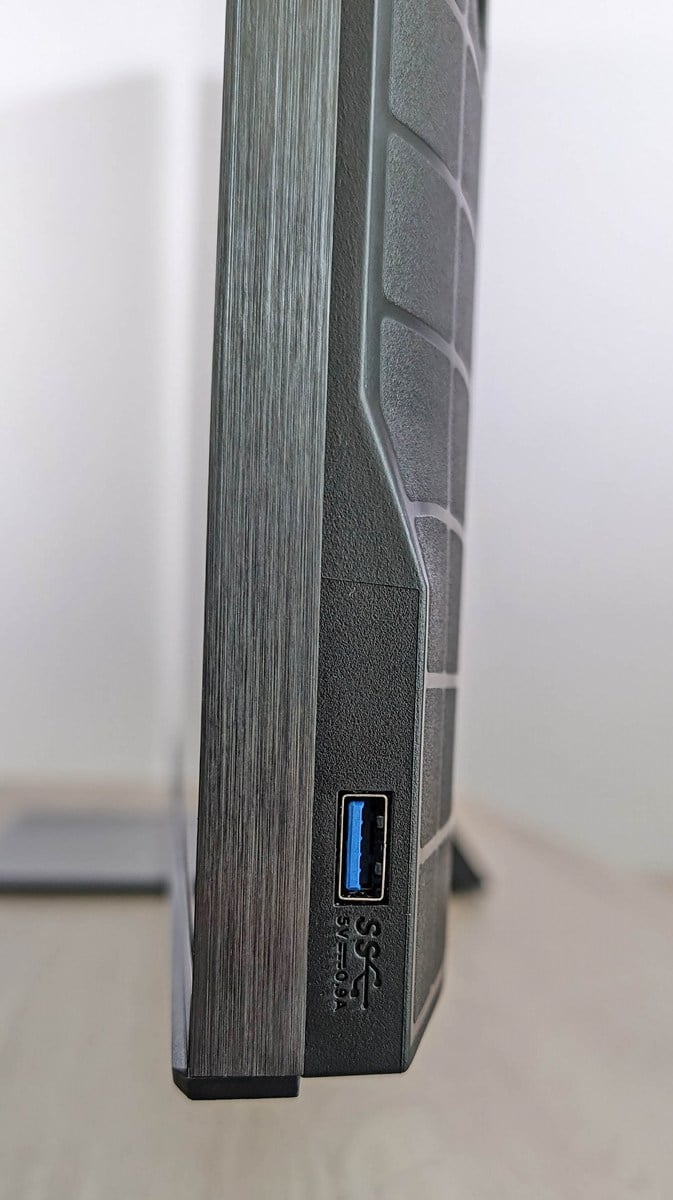 tcl-65c89b-details-014b.jpg