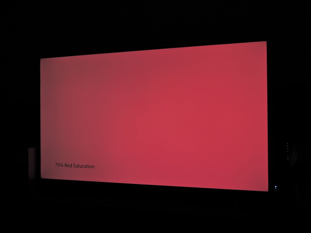 04b-TCL-65C655-degradacja-barw-pod-katem.jpg