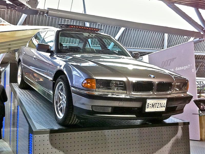 James-Bond-E38-BMW-750iL.jpg
