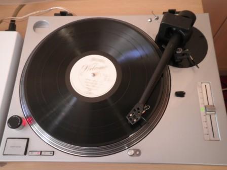 Technics%20SL1200%20+%20Kuzma.JPG