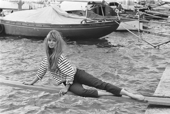 brigitte-bardot-cropped-jeans.jpg