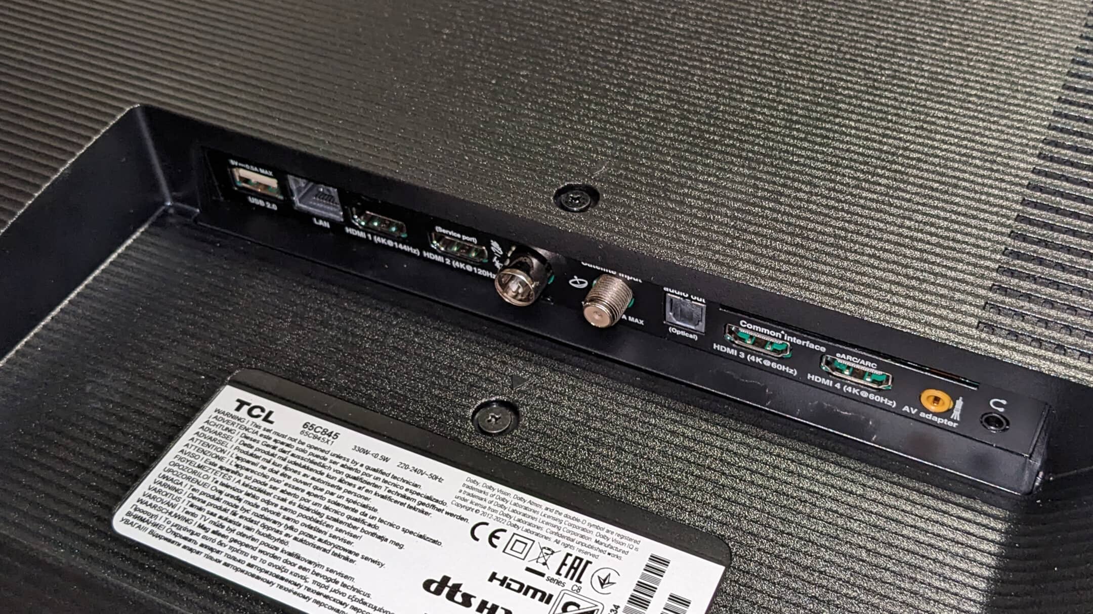 TCL-65C845-aansluitingen.jpg
