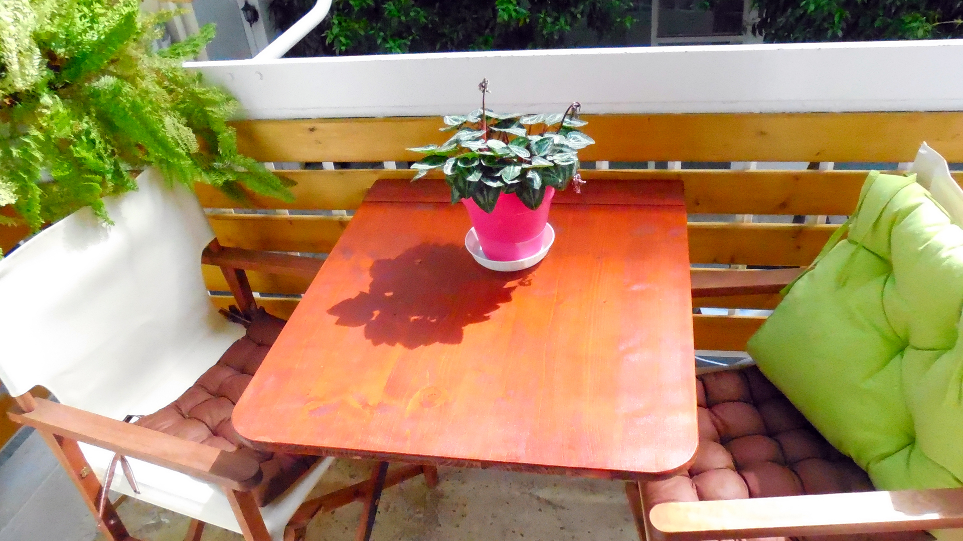 folding_balcony_table_1.jpg