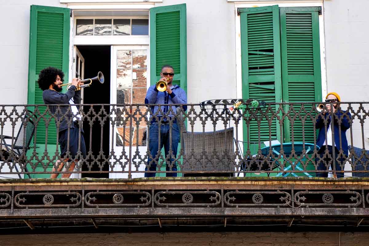 new-orleans-jazz-fest-boys-on-balcony.jpg