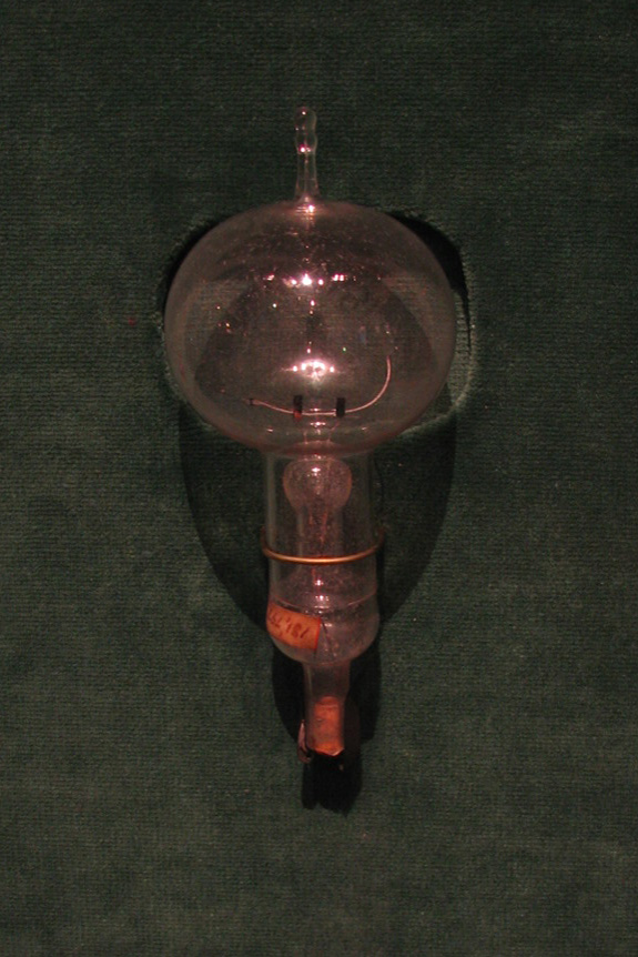 Edison_Carbon_Bulb.jpg