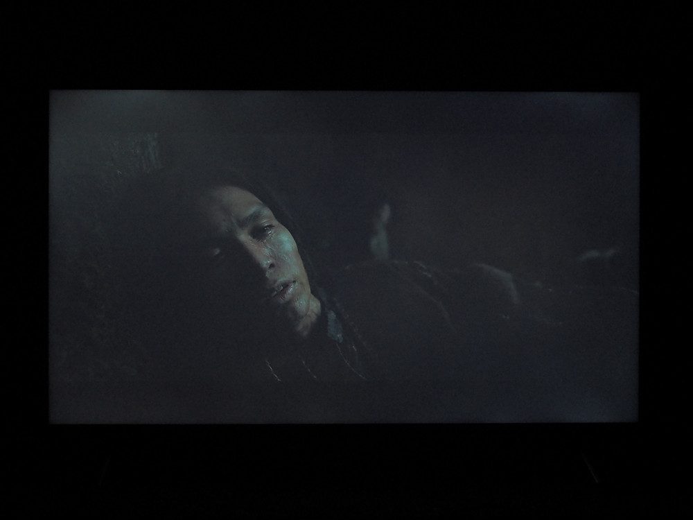 recenzja-sony-kd-43x81k-scena-testowa-zjawa.jpg