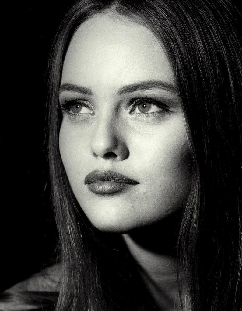 tyfyfty56-vanessa-paradis-1457901-795-1024.jpg