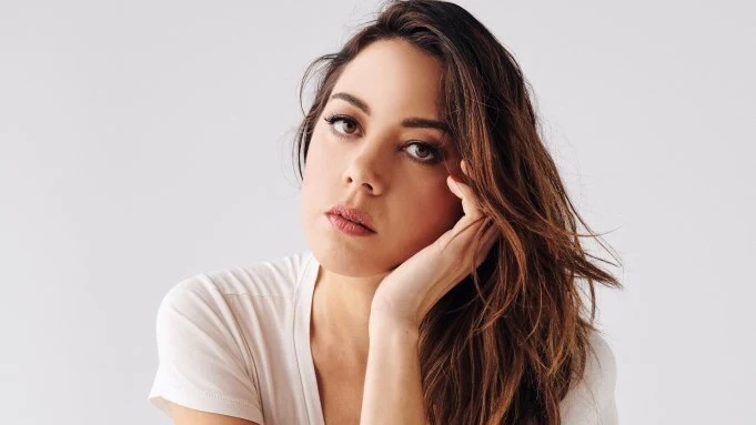 thumbnail-Aubrey-Plaza-1.jpg
