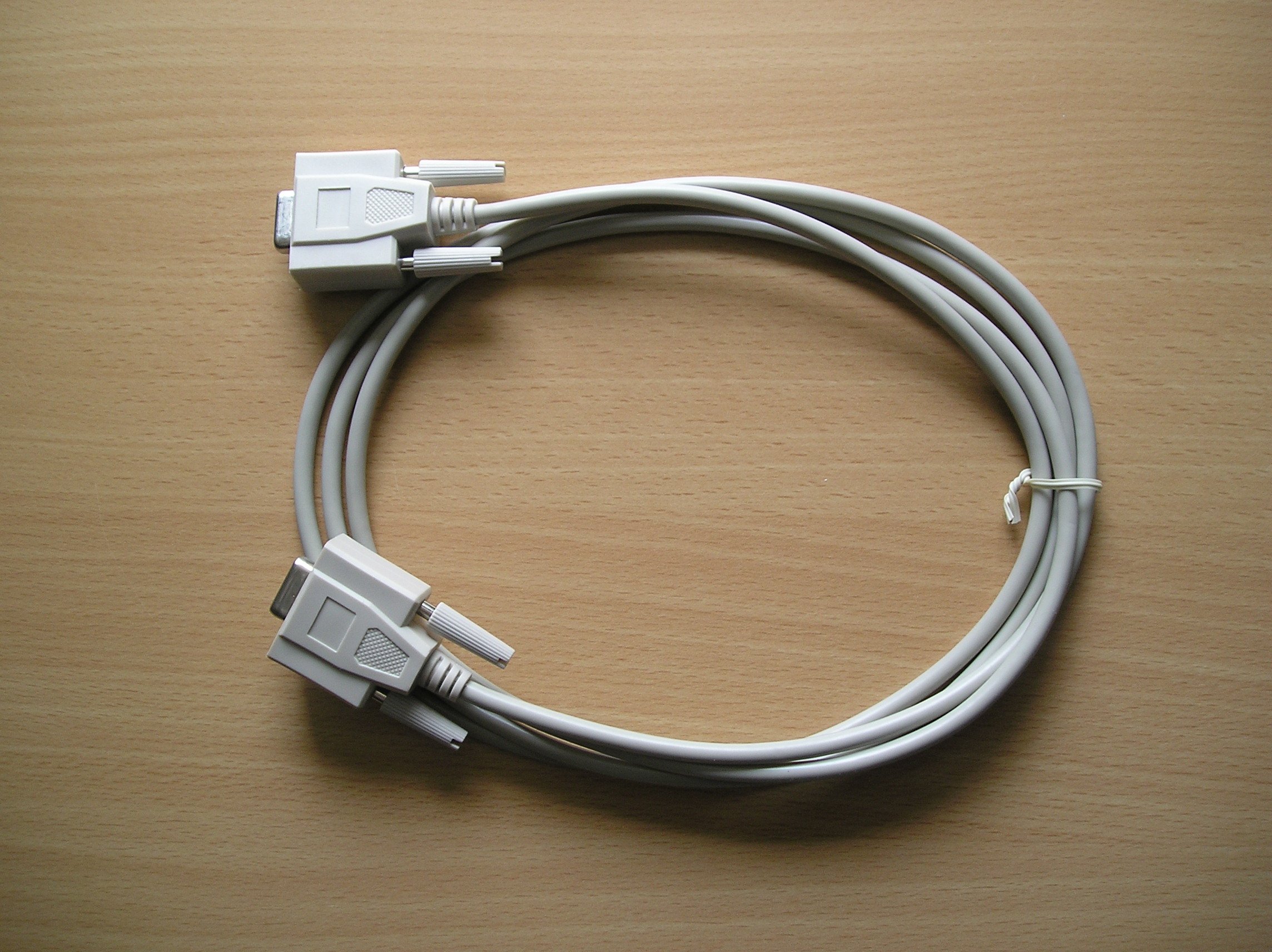 Null_modem_cable.jpg