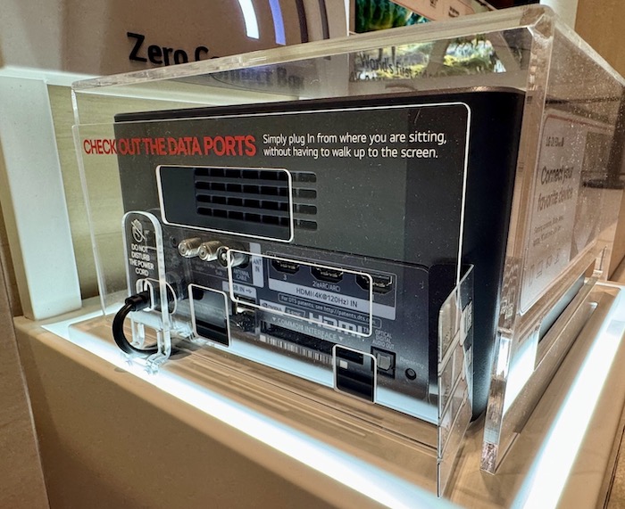 lg_97m4_zero_connect_box_anschluesse.jpg