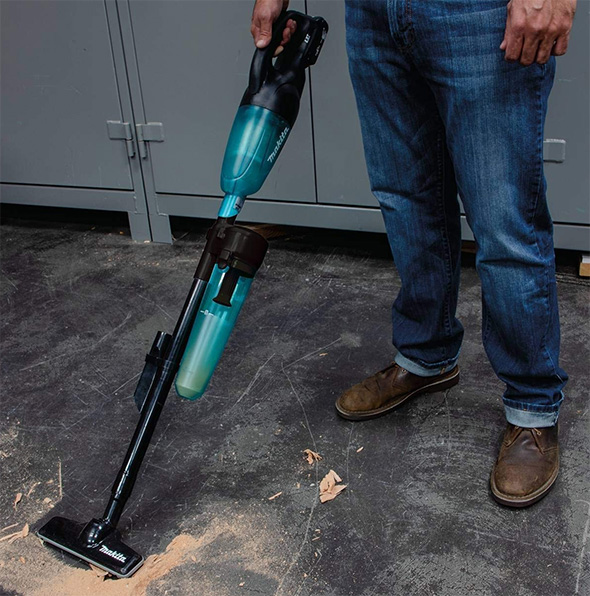Makita-Dust-Vac-Cyclone-Attached-to-Vacuum.jpg